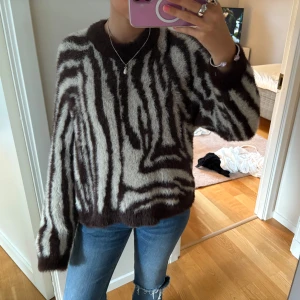 Stickad tröja - Så fin stickad tröja med mönster🤩 från object