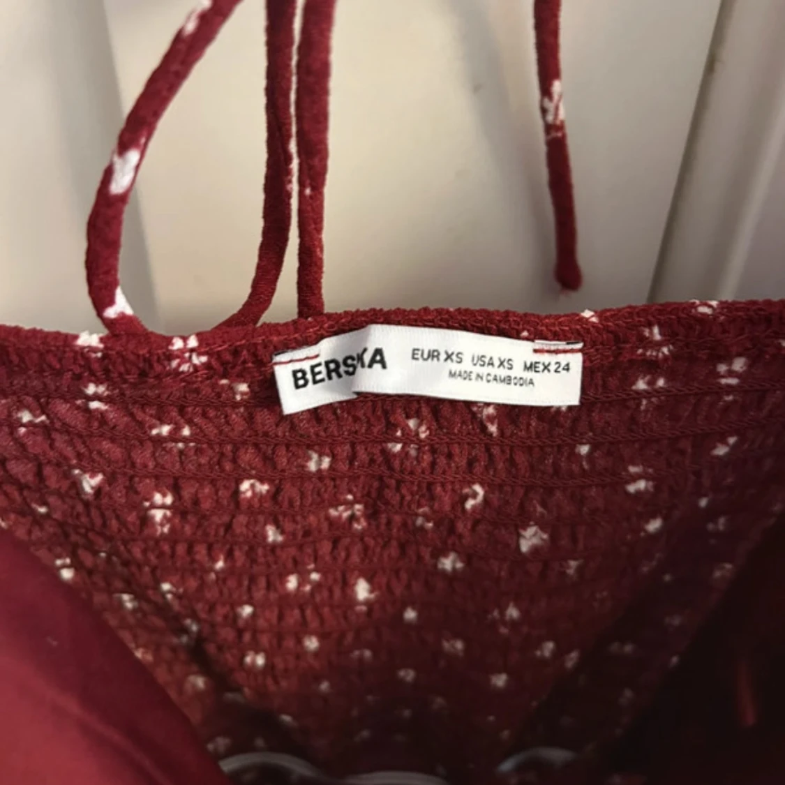 Röd blommig kortklänning  - 2