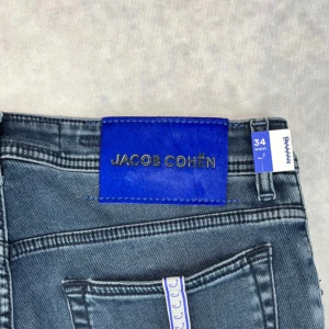 Jacob Cohën ”NICK SLIM” jeans - – Model: Nick slim  – Condition: 10/10 - Brand new with tags  – Retail price: 5399 SEK