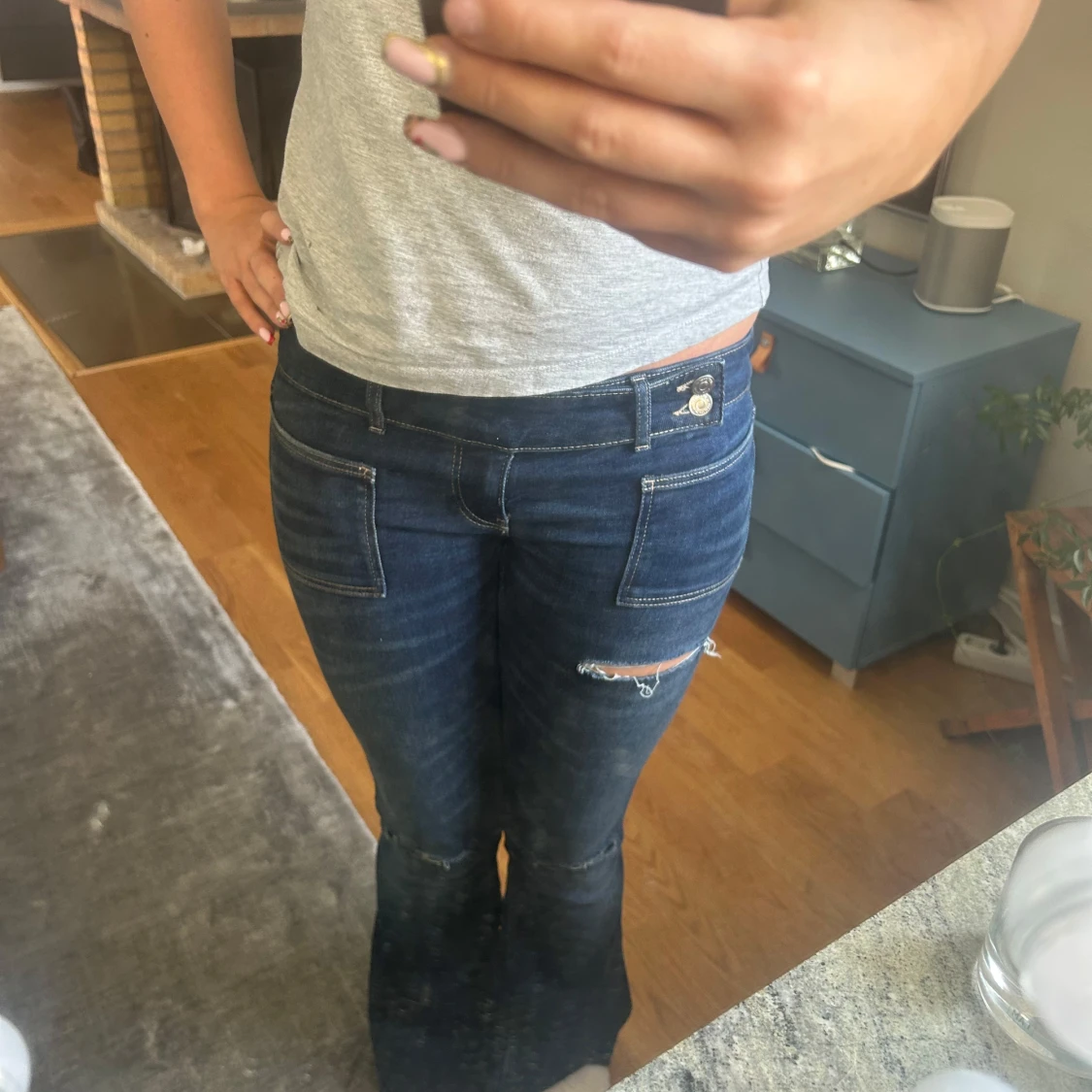 NYA UTAN PRISLAPP Populära bootcut jeans från Gina Tricot  - 1