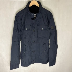 J.lindeberg field jacket  - Toppskick! Modellen är 185
