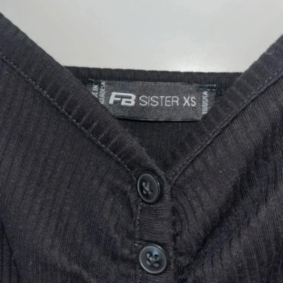 Svart ribbad klänning  - 3