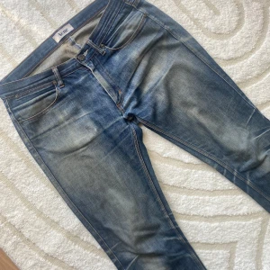 Acne studios Jeans ” Selvedge - Ett par sjukt snygga Acne Studios Jeans i selvedge-Denim! | Modell: Max Raw, slim fit. | Hör av dig vid fler frågor!☀️
