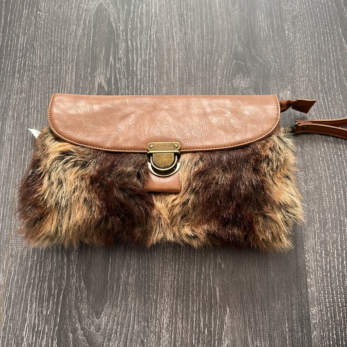 Brun kuvertväska med fuskpäls från ALDO - 1