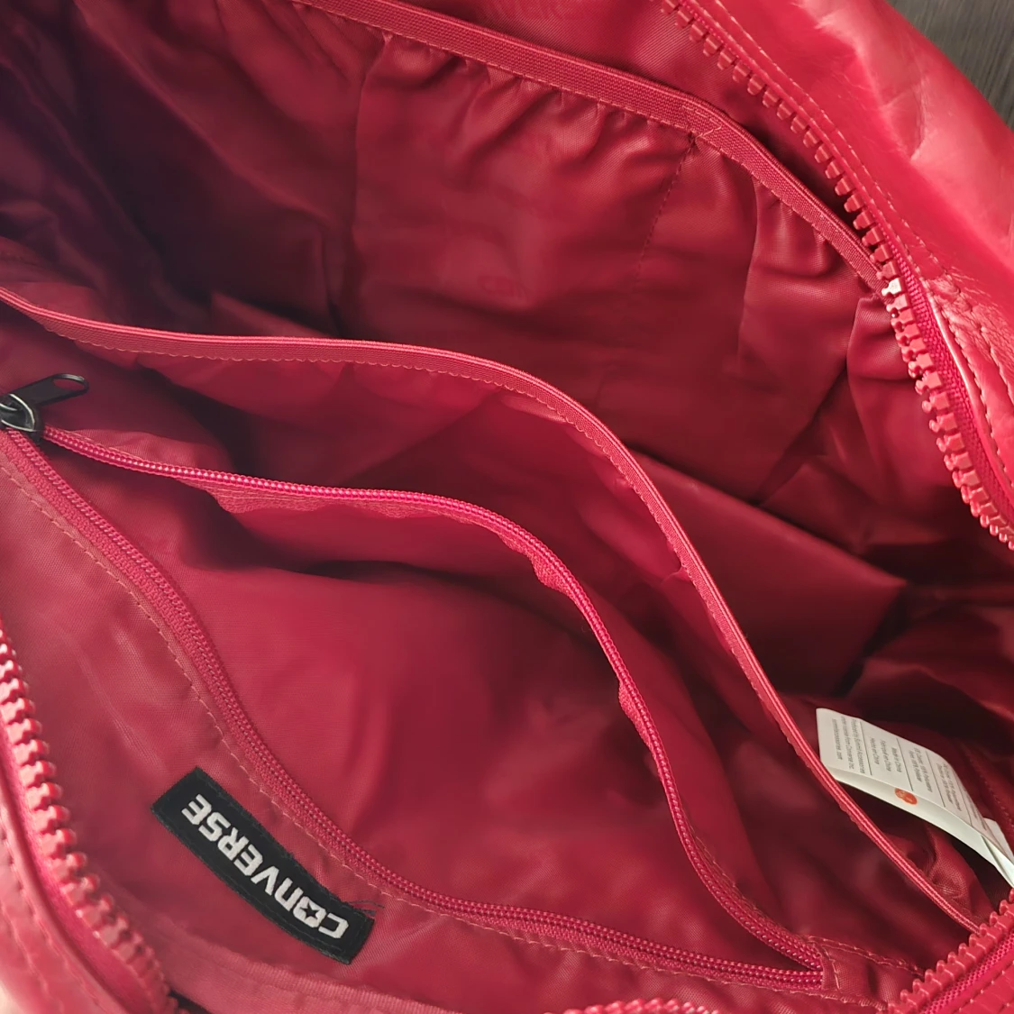 Röd axelväska från Converse - 2
