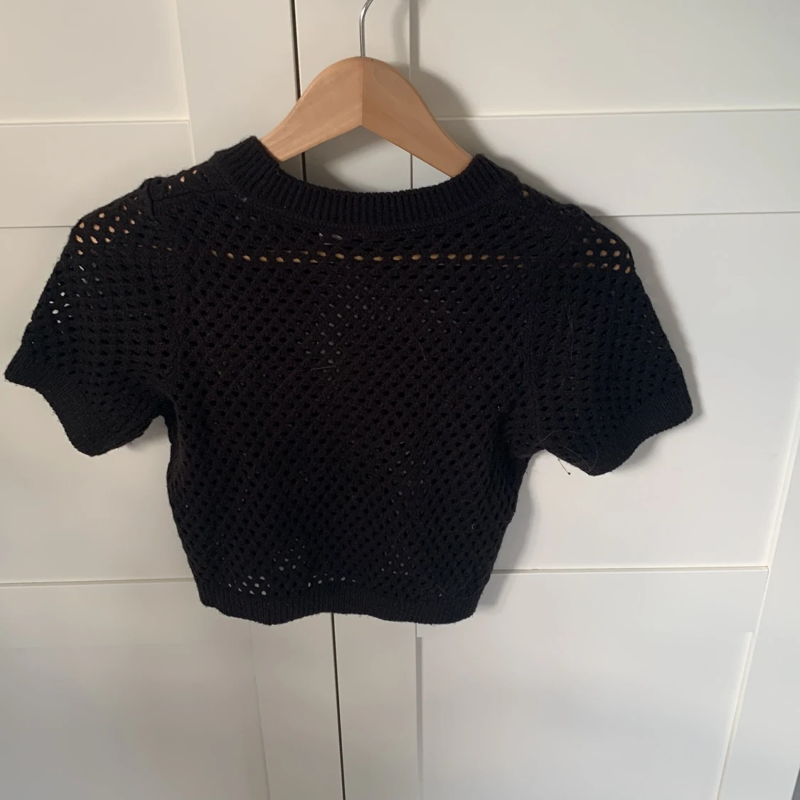 Svart stickad croppad topp H&M Divided - 1