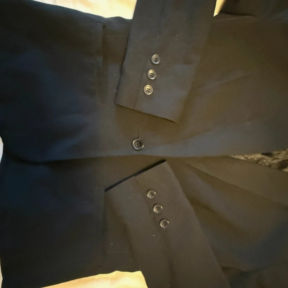 Svart kavaj med knappar - 3