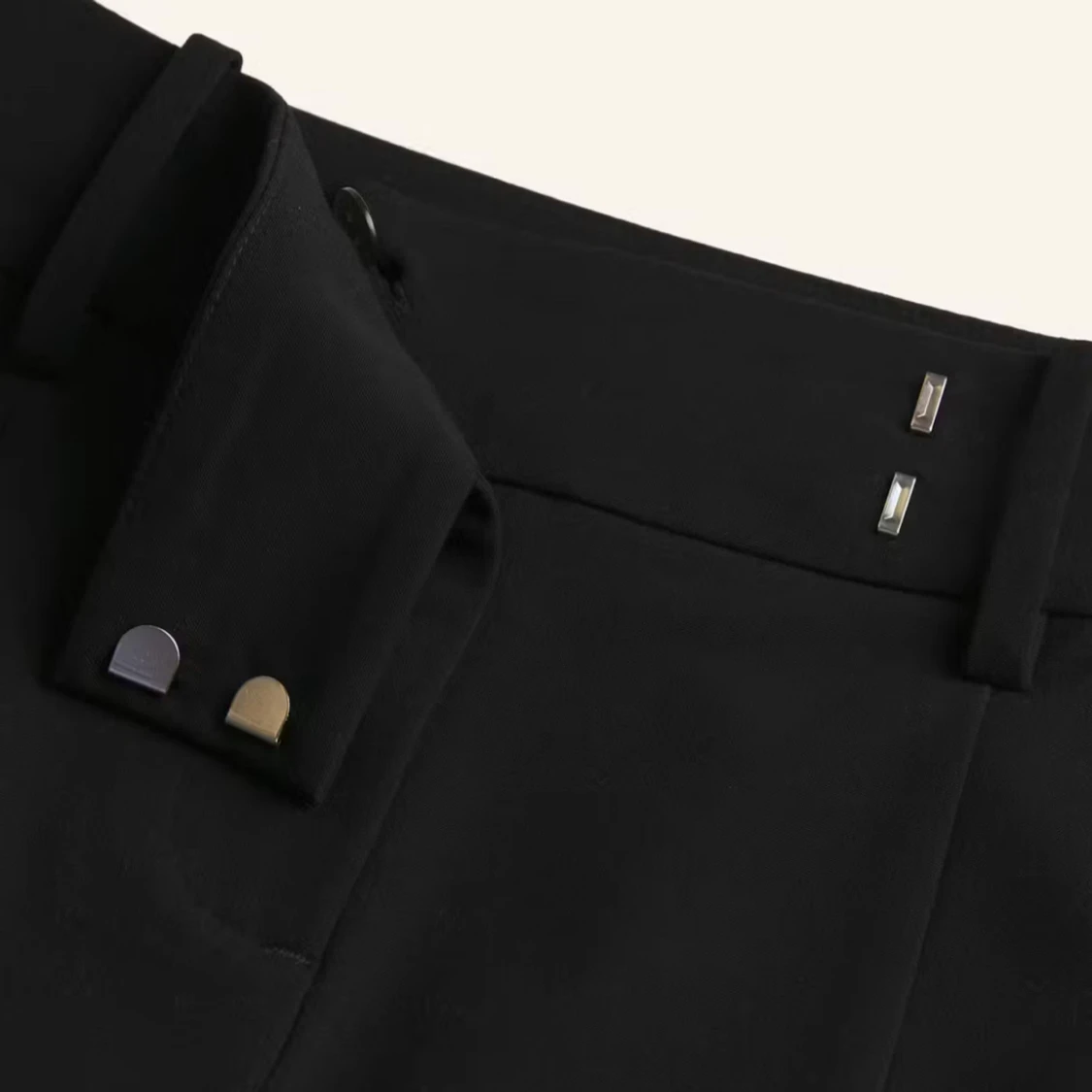 Bikbok svart låg kostymkjol - 1