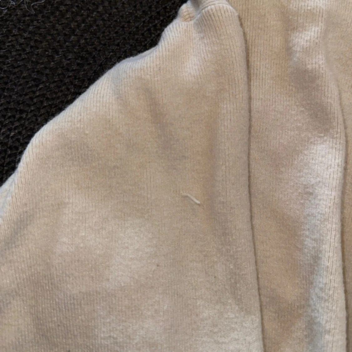 Beige omlott tröja från Bik Bok - 2