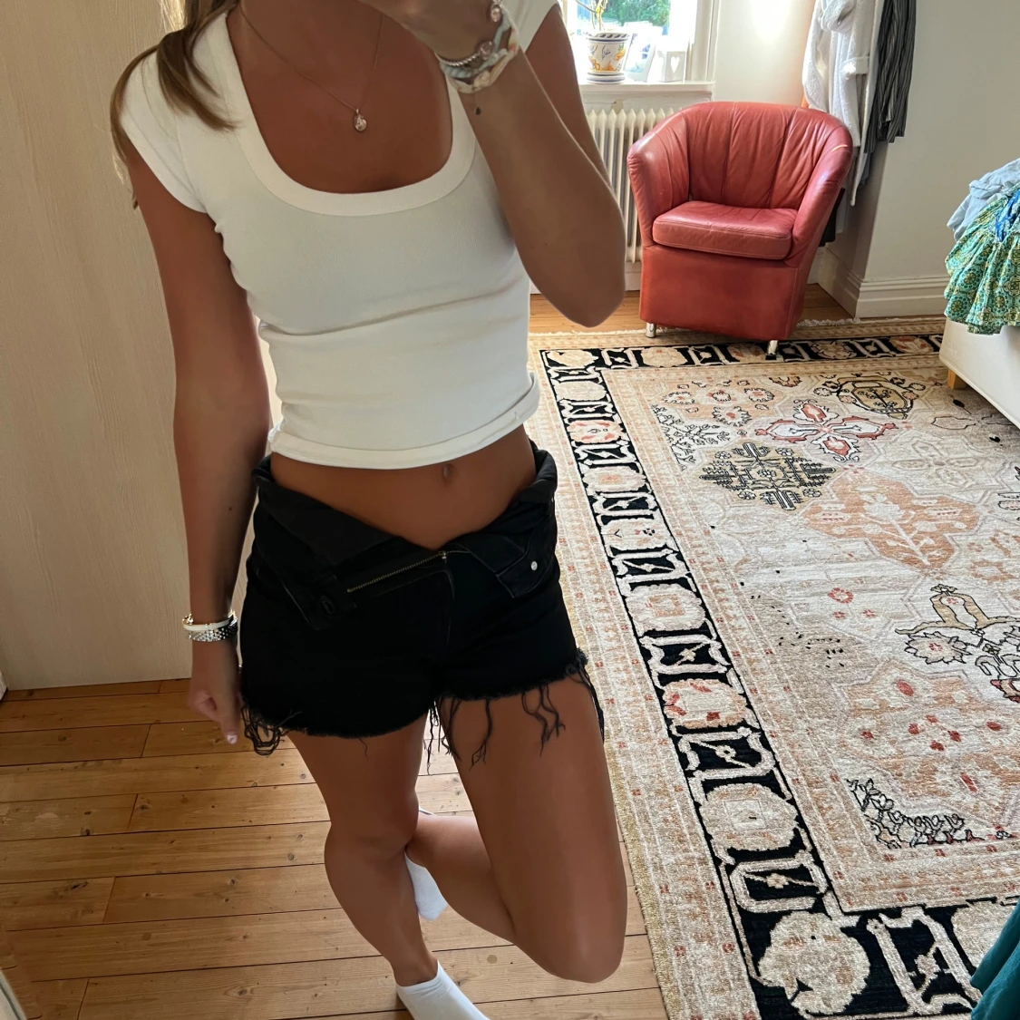 Svarta jeansshorts med fransig kant - 1