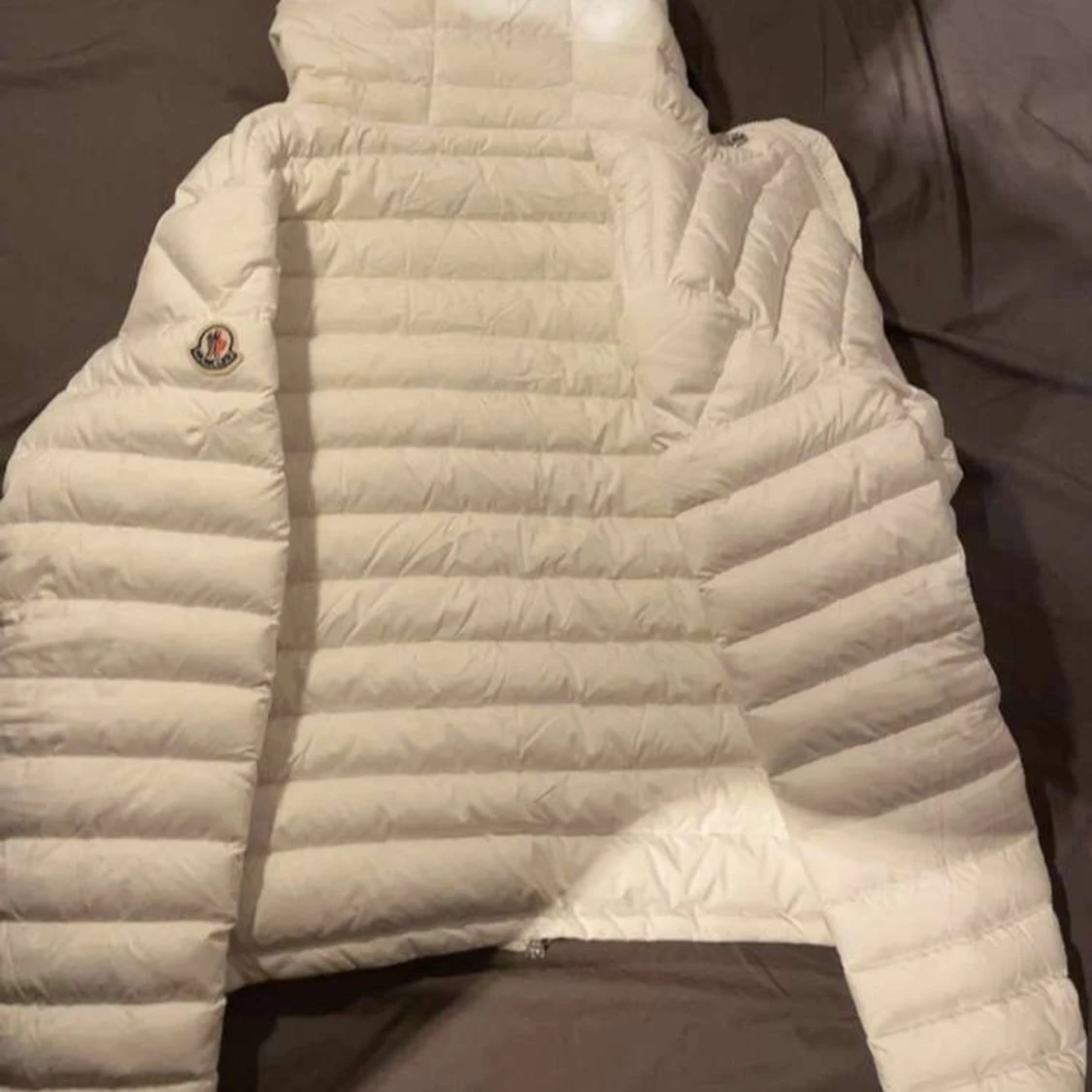 Vit dunjacka med huva - 2