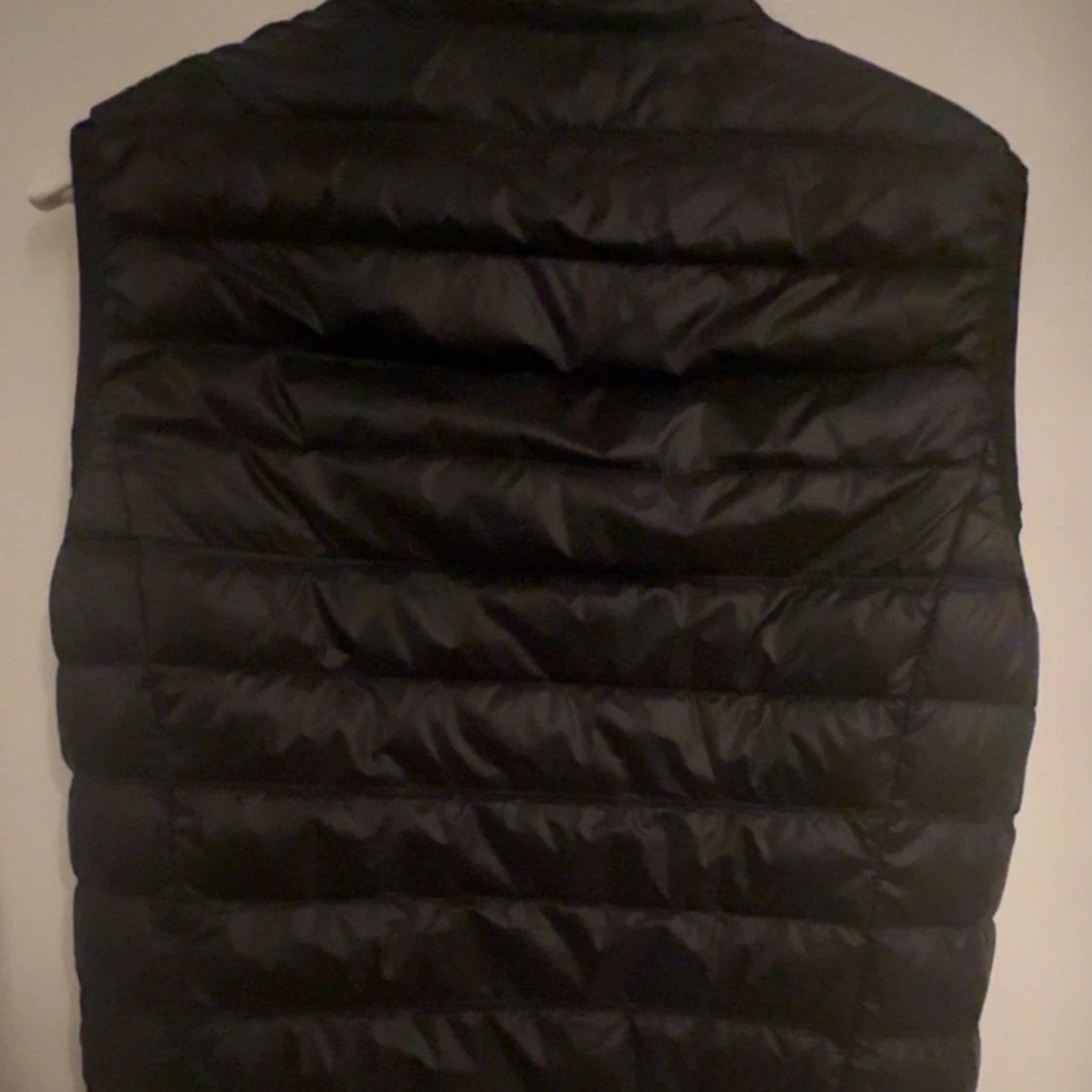 Svart dunväst från Emporio Armani - 1