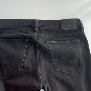 Lee jeans - Lee - modell Luke. Är i bra skick, inte använda så mycket. storlek 32/32. skriv vid frågor 🙌🏻