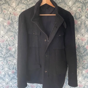 Overshirt - Overshirt/Vårjacka från Massimo Dutti | Super skick | Storlek M | Passar perfekt för vår/kalla sommardagar | Hör av dig vid minsta fråga😁Köp via Post Nord tack😊