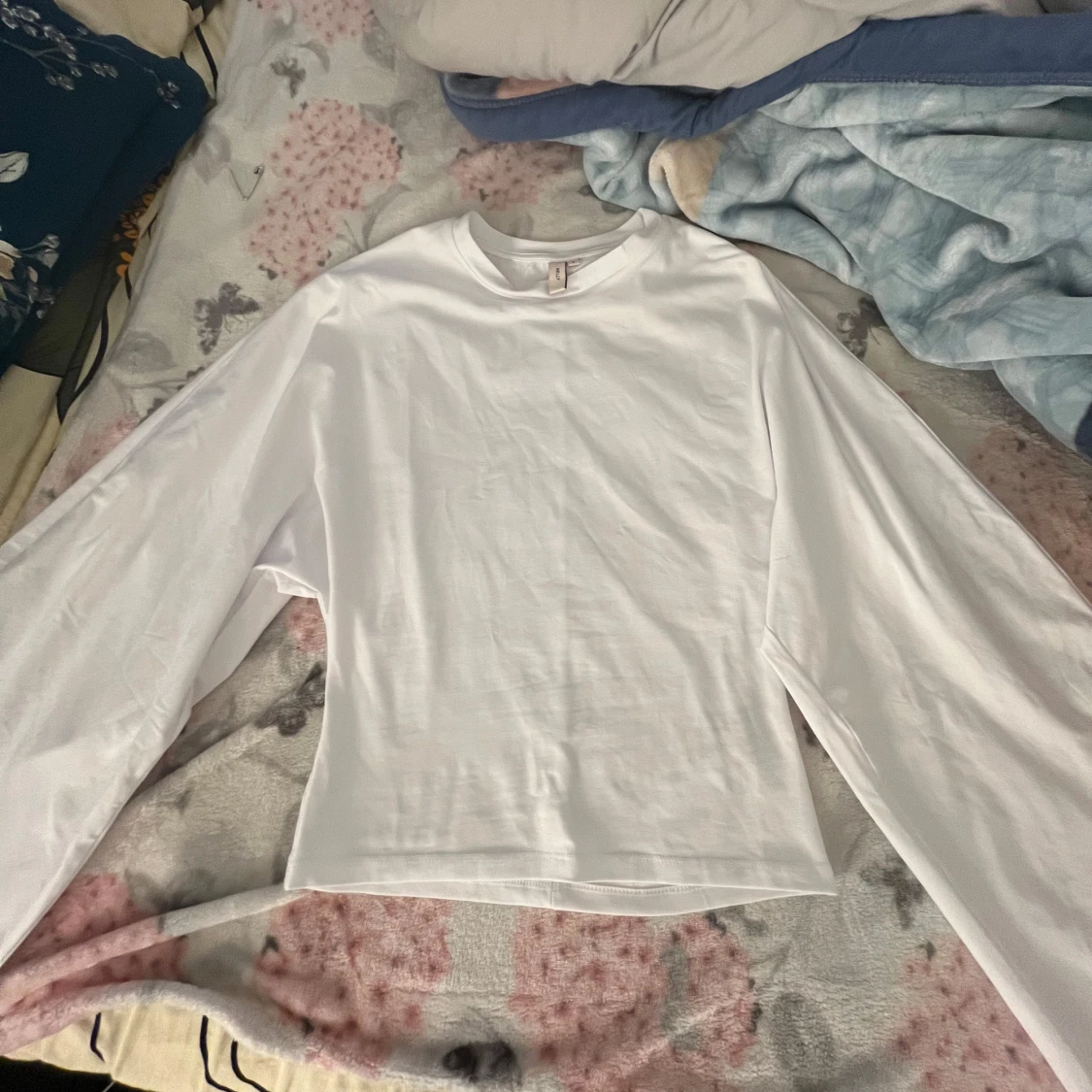 Vit långärmad tröja från Nelly helt ny