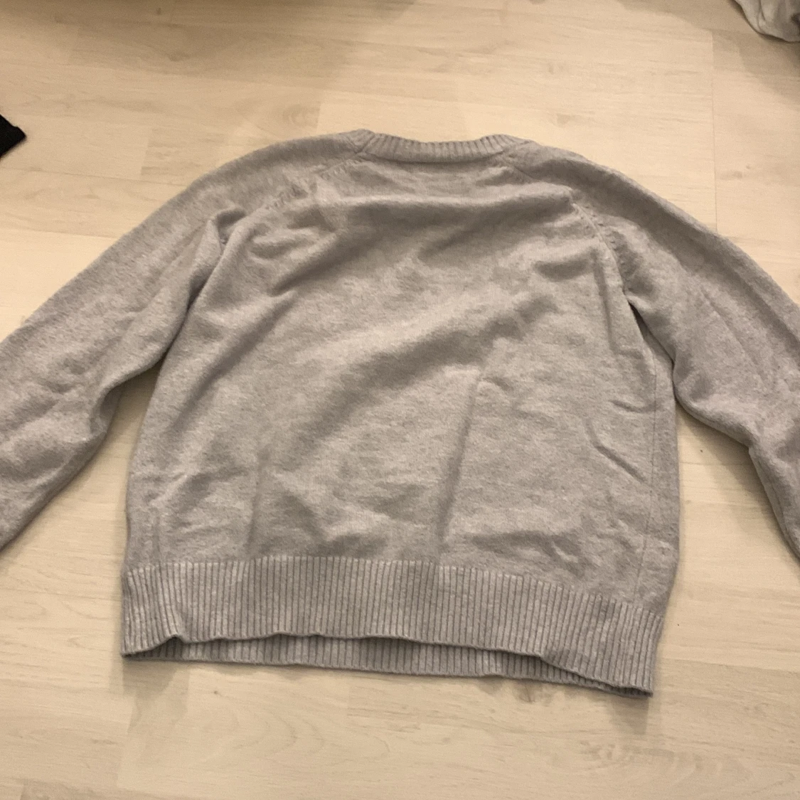 Lindex ljus grå stickad tröja,storlek 145/152 kids - 91