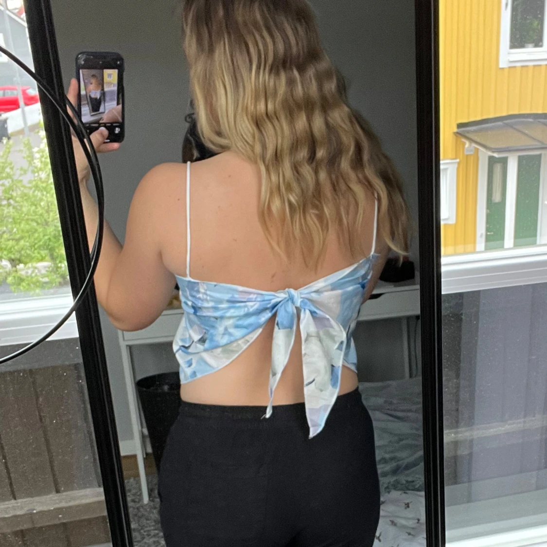 Blåvit blommig topp - 1