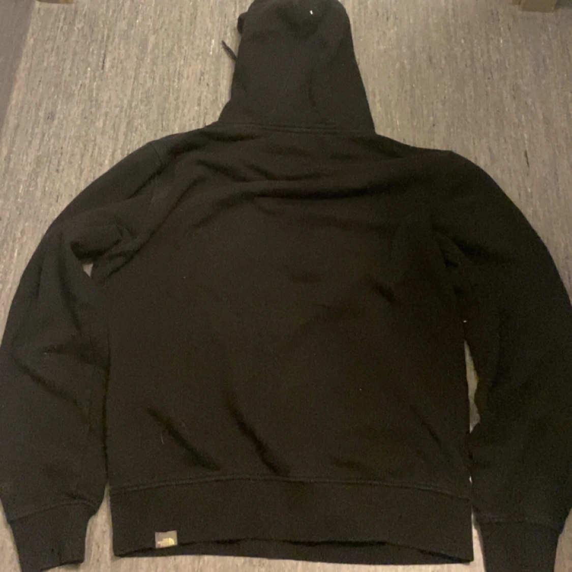 Svart hoodie från The North Face - 1