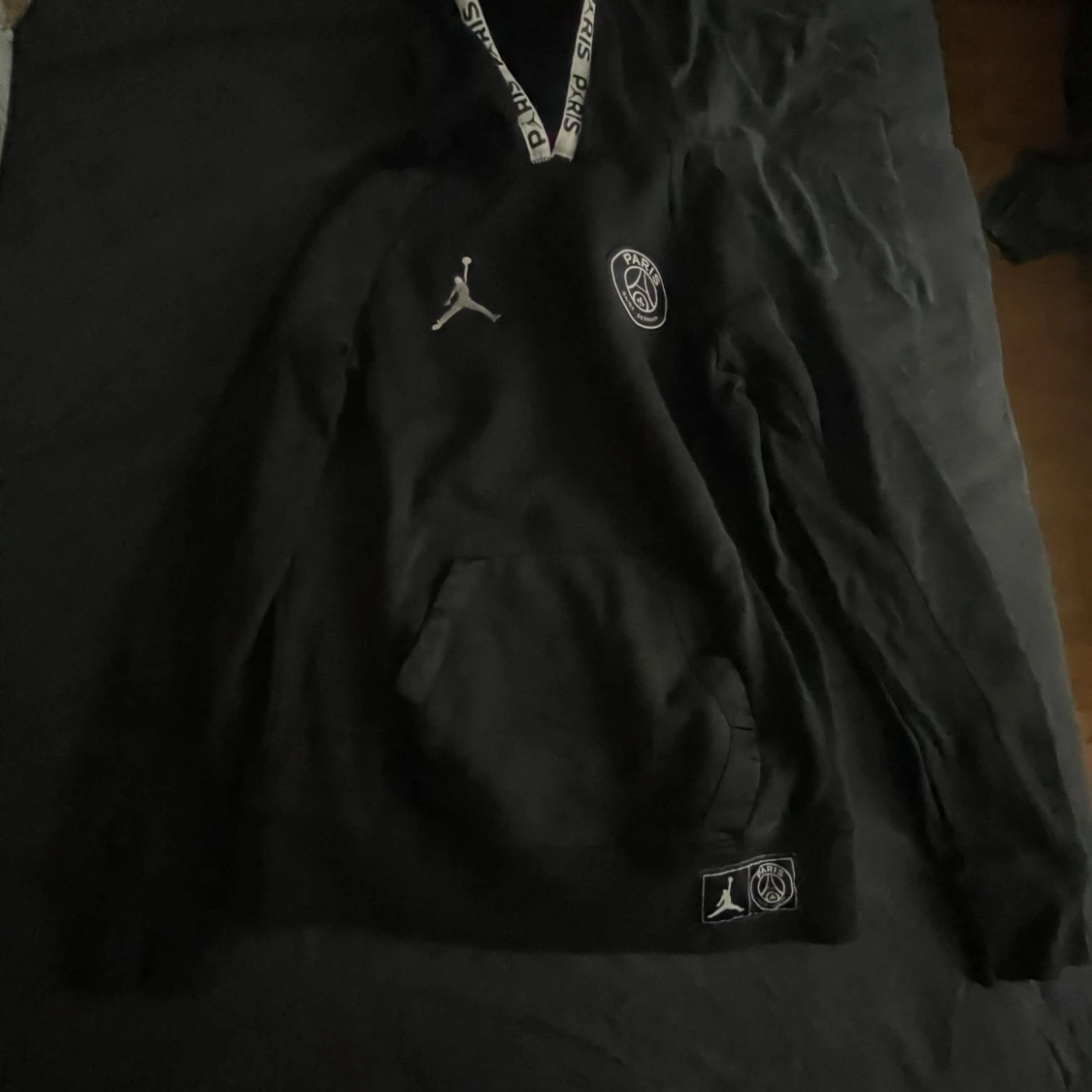 Svart hoodie från Jordan x PSG