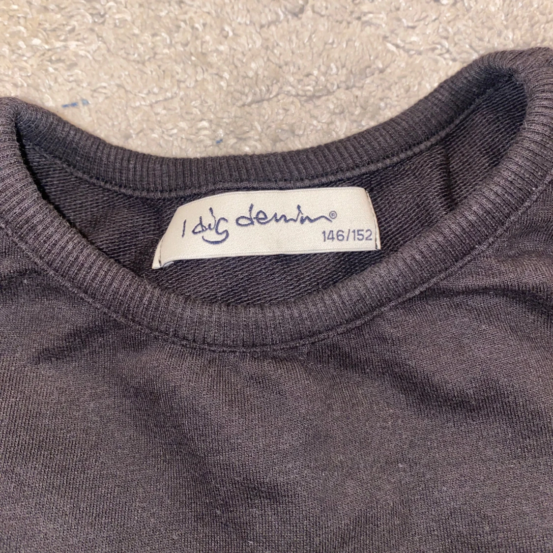 Svart långärmad klänning från I dig denim - 1