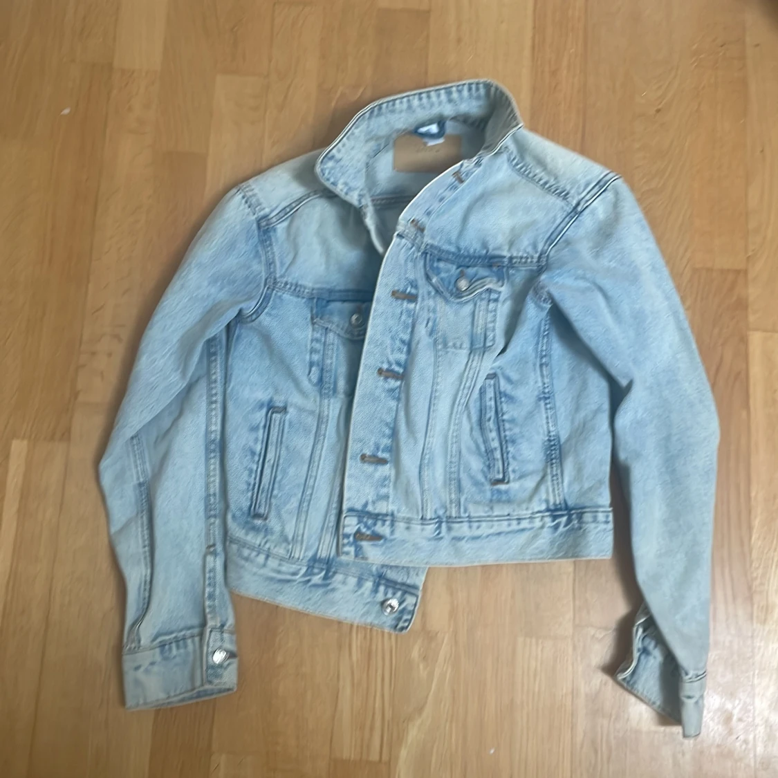 Ljusblå jeansjacka från A Denim