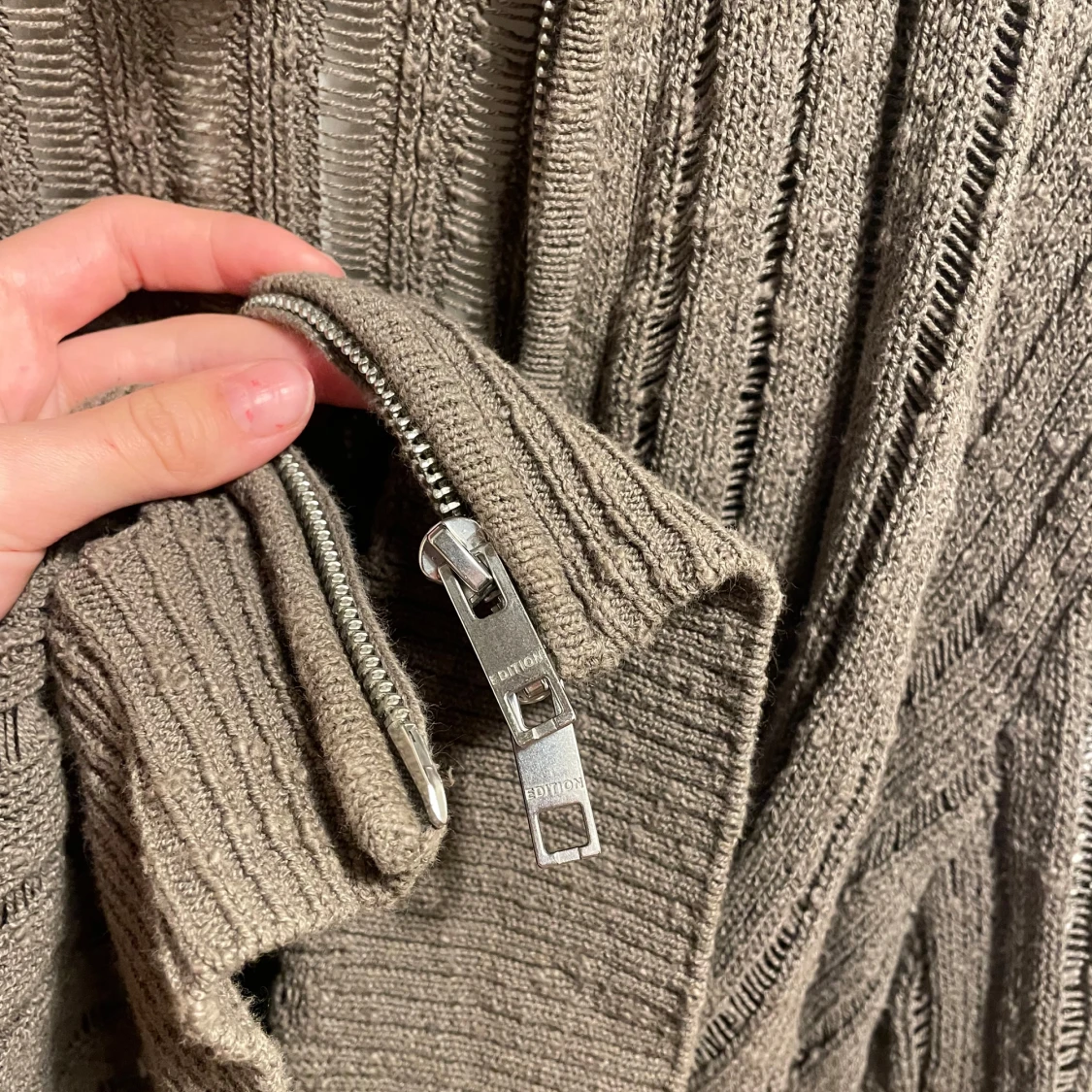 Grön ribbad kofta från Weekday - 4