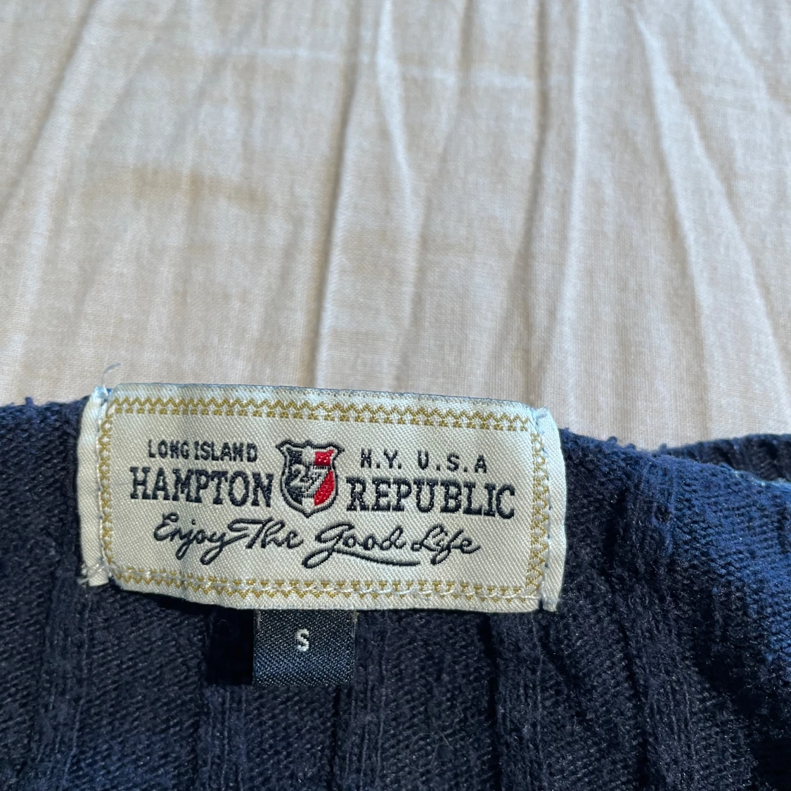 Mörkblå stickad tröja från Hampton Republic - 2
