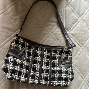 Vintage väska💕 - En jätte fin vintage väska som är i väldigt bra skick💞