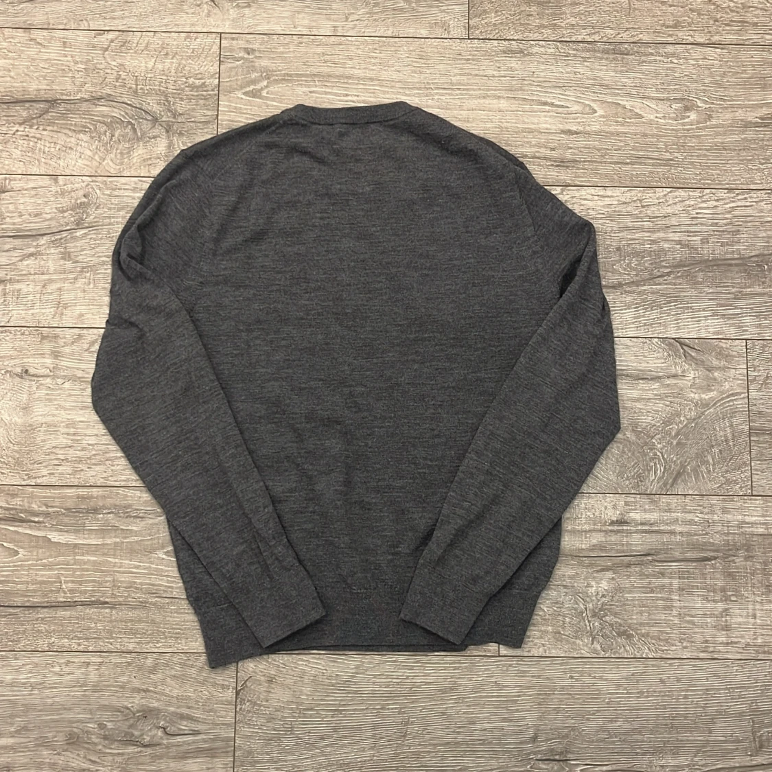 Mörkgrå merinoullströja från Riley - 2