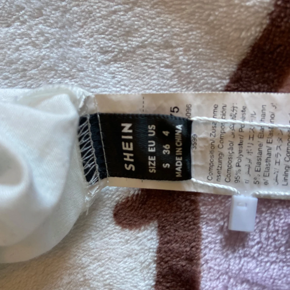 Blommig sommarklänning med volang från SHEIN - 2