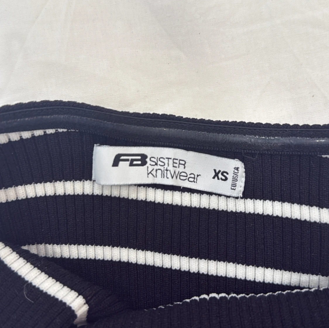 Svartvitrandig ribbad tubtopp från FB Sister - 2