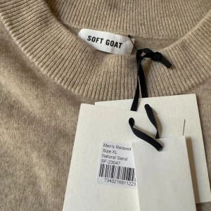 Beige kashmirtröja från Soft Goat - Helt oanvänd beige soft goat tröja, nyrpis 3700, prislapp kvar, storlek XL (passar L)