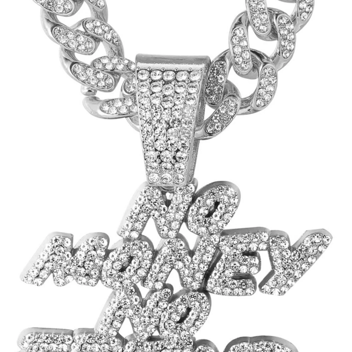 Silverfärgat halsband med textberlock