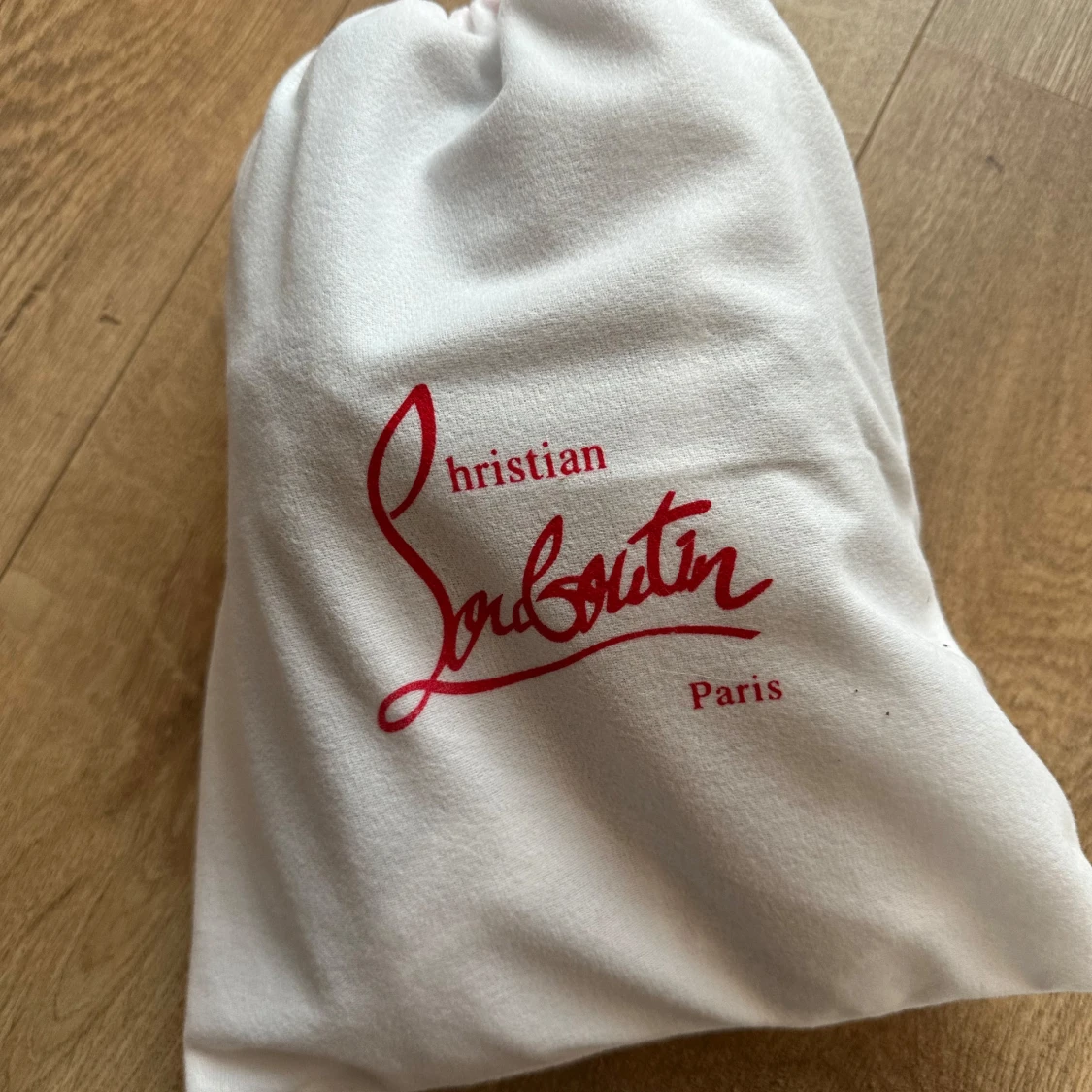 Grå sneakers från Christian Louboutin - 2