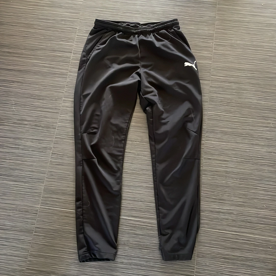 Svarta träningsbyxor från Puma