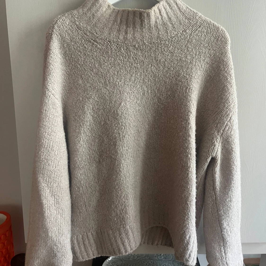 Beige stickad tröja