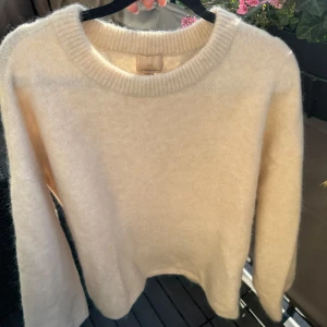 Mohair tröja - Mohair tröja ifrån HM. Storlek L❤️ creme vit 