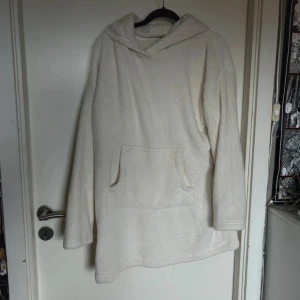 Fleece Hoodie - oversized fleece hoodie, sparsamt använd.