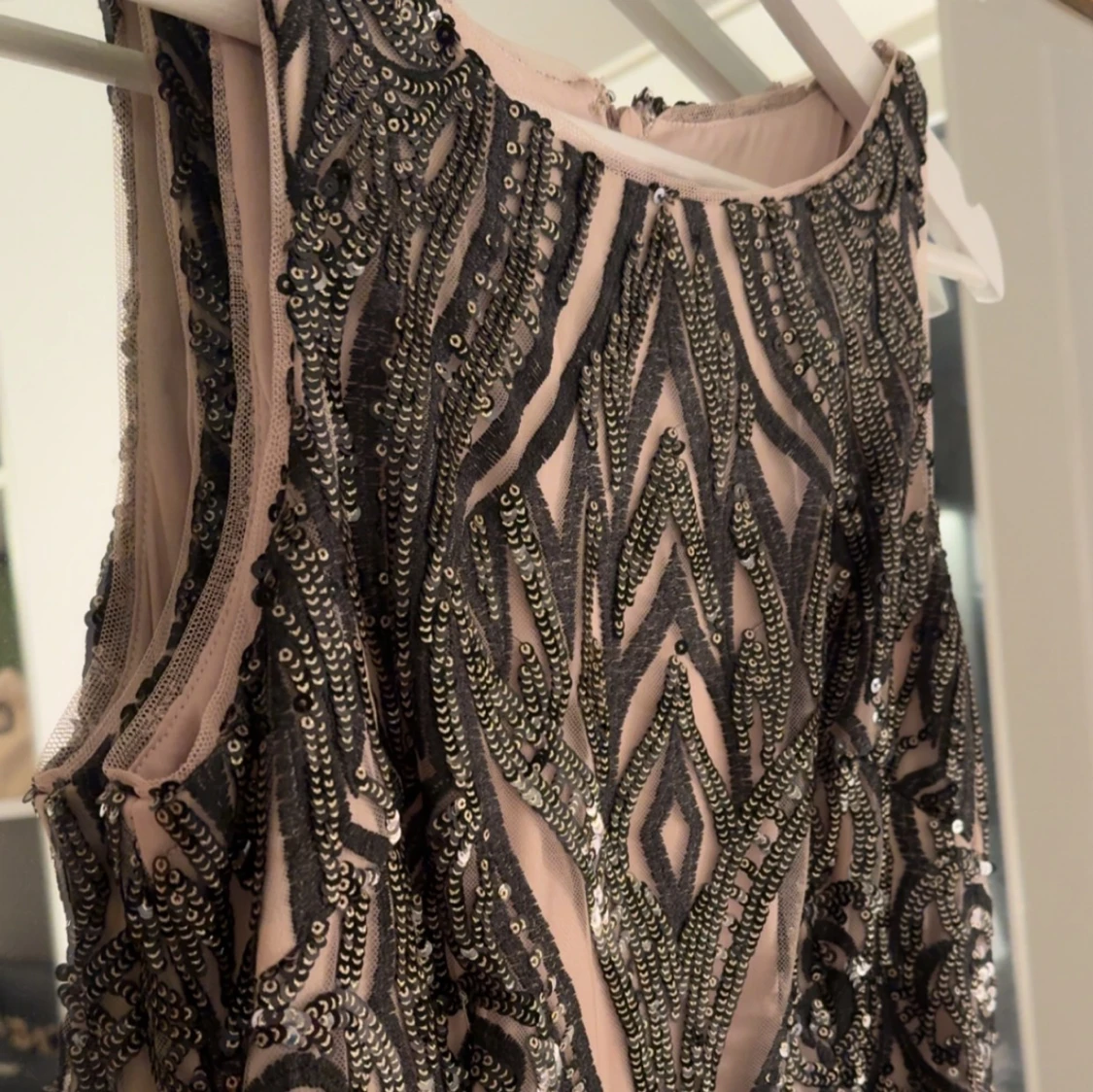 Klänning från Adrianna Papell - 1