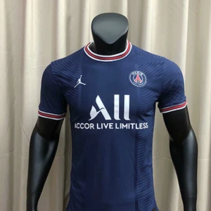 Psg X Jordan - Här har jag en PSG X Jordan tröja som är helt oanvänd men väldigt populär. 