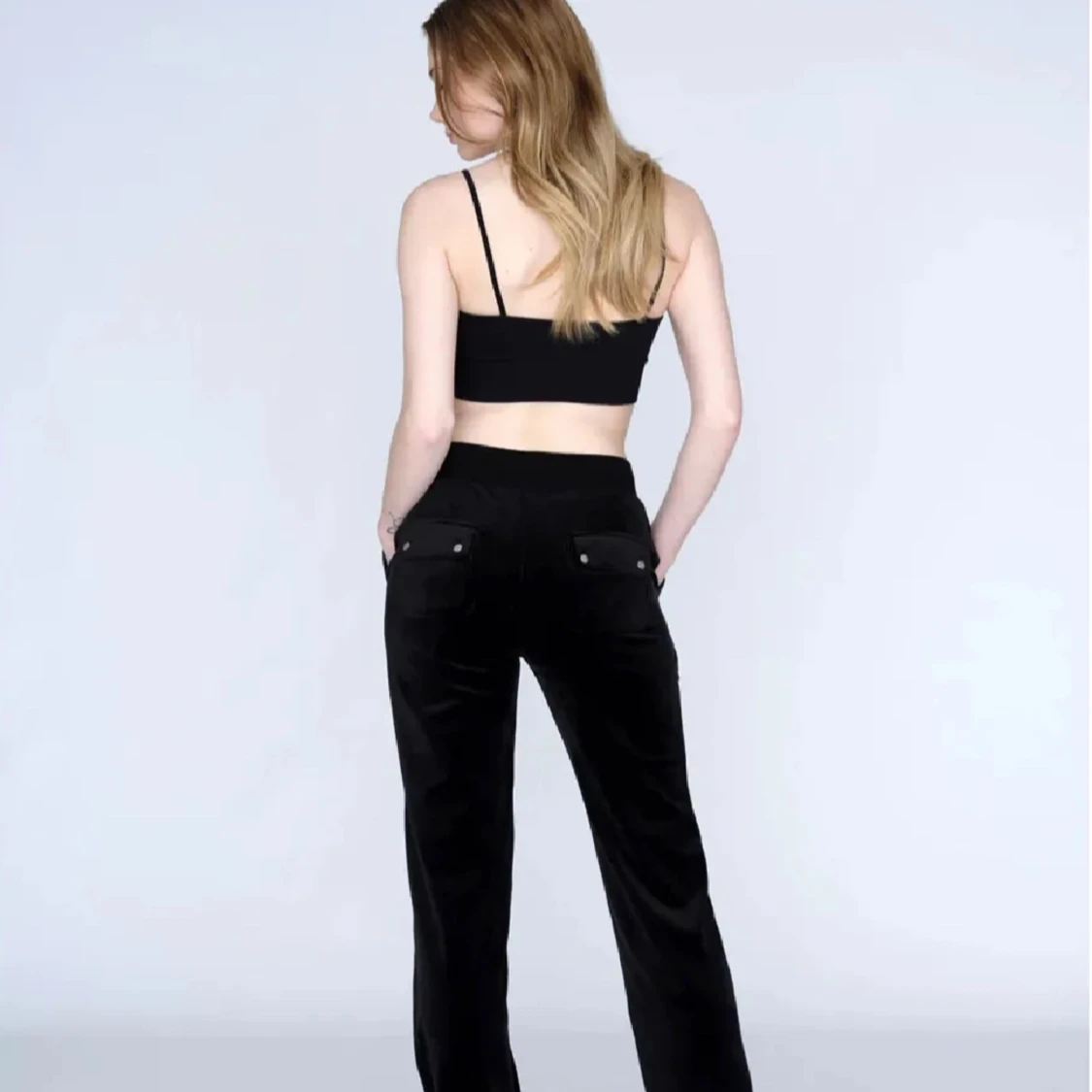 svarta juicy byxor - 1