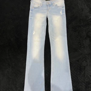 lågmidjade jeans - Lågmidjade fina jeans, skriv för bilder,frågor!💕💕