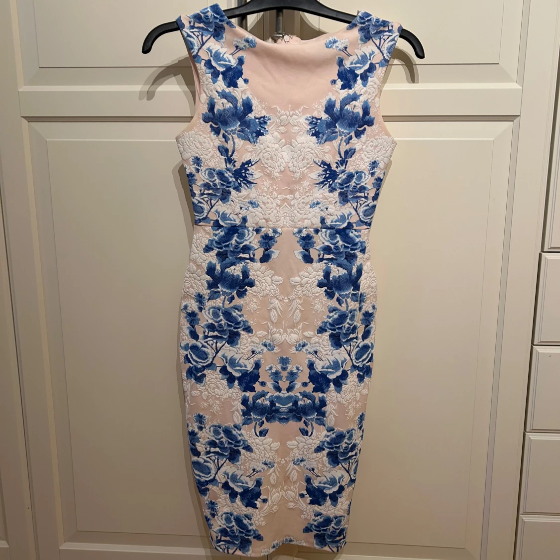 Blommig klänning från Lipsy London