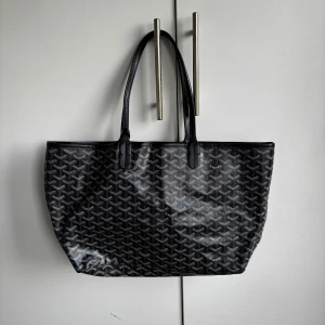 Goyard Väska - INTE äkta. 