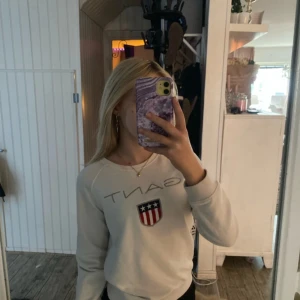 Gant sweatshirt - Gant sweatshirt till både dam och herr, ordienarie pris är 1600 den är oanvänd inga fläckar eller defekter