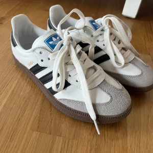 Adidas samba - Använda fåtal gånger men fortfarande i superbra skick❤️❤️ små i storleken!