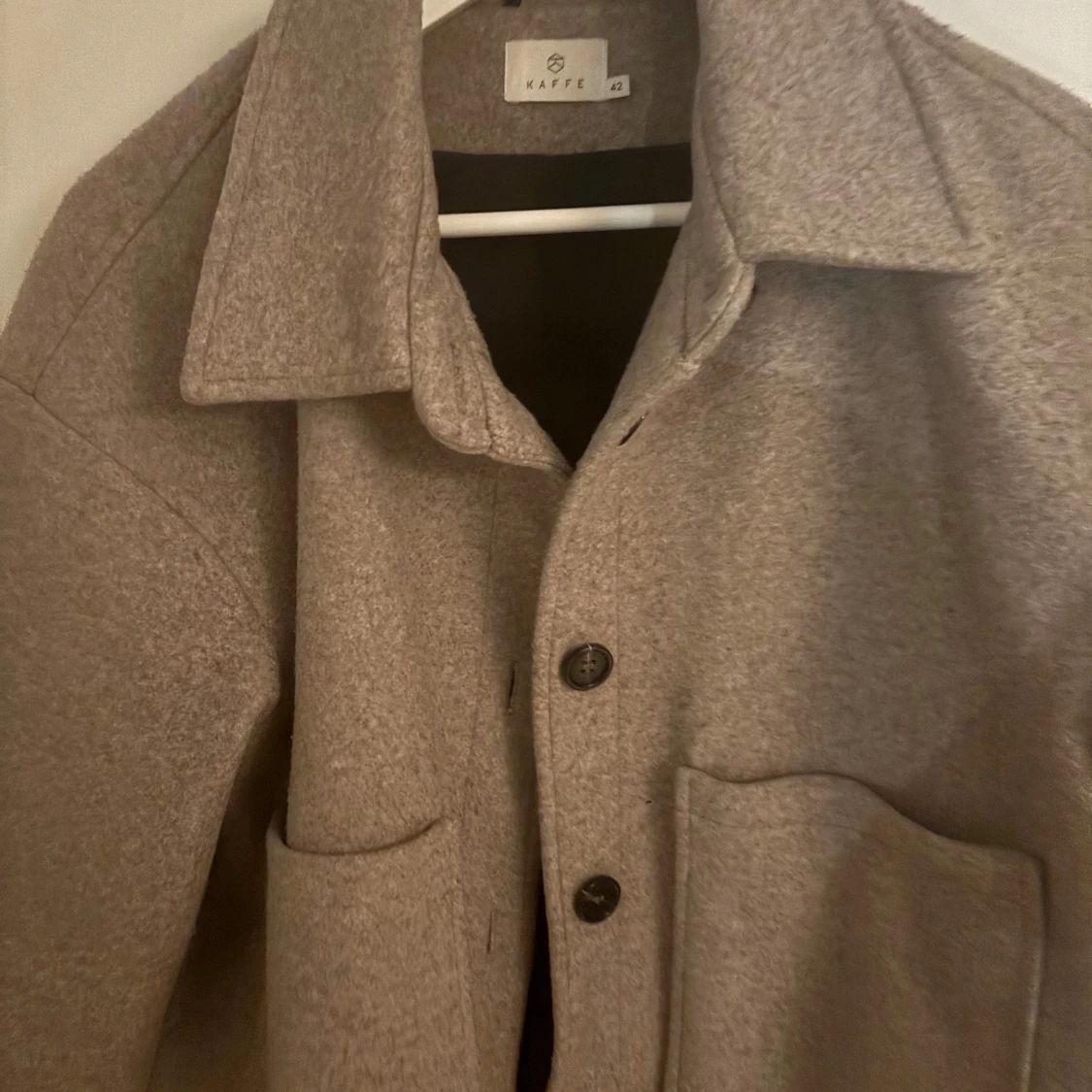 Beige jacka från Kaffe - 1