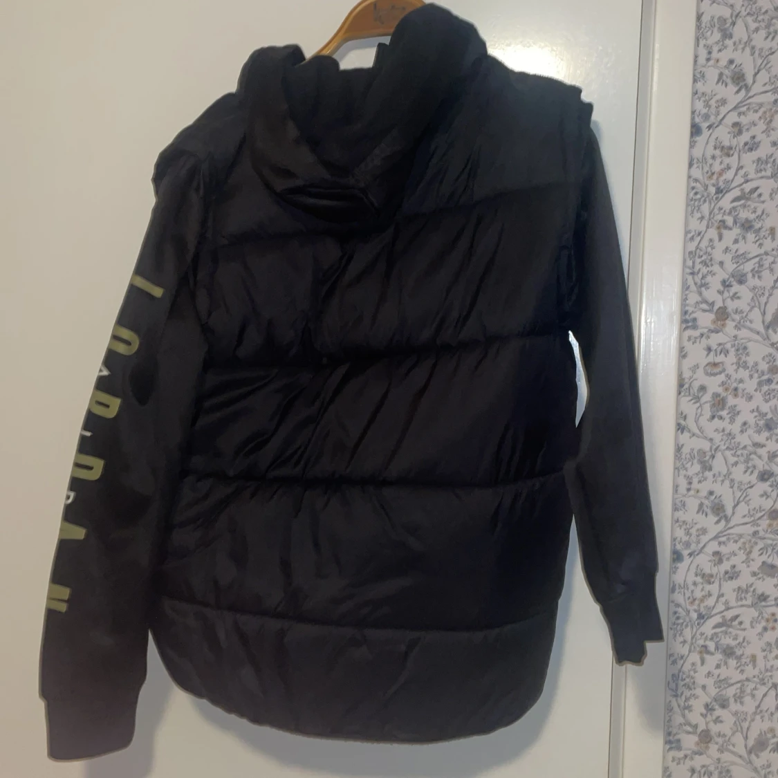 Svart pufferjacka från Jordan - 2
