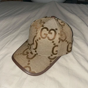 GG jumbo Gucci keps - Snygg Gucci keps i helt ny skick. Skriv vid frågor! (Snabb affär = bra priser)