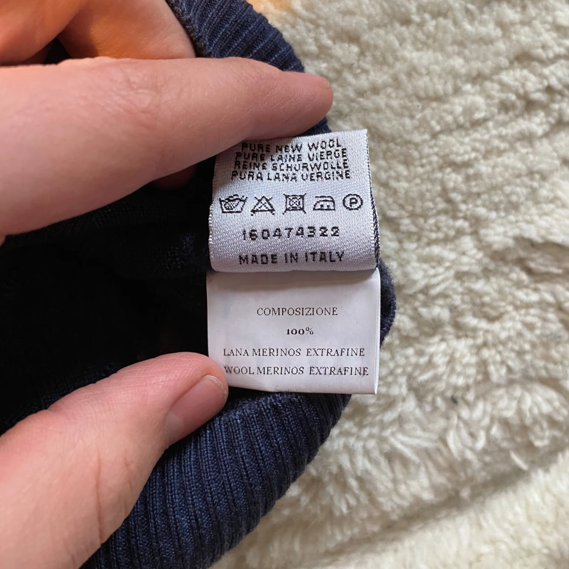 Mörkblå ulltröja från Ferrante - 3